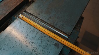 Srovnávačka s protahem, stolní pilou, příprava na frézování - 5