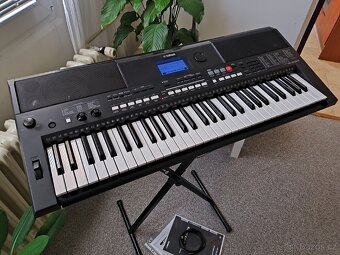 Klávesový nástroj Yamaha PSR e433 skvělý stav - 5