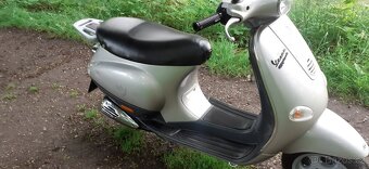 Piaggio Vespa ET2 - 5