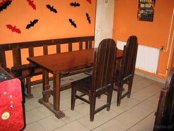 Masívní stůl a 6 židlí - 5