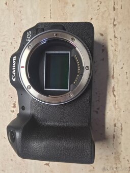 Digitální bezzrcadlovka Canon R8 - 5