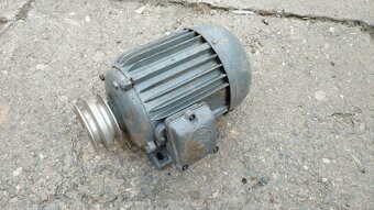 Asynchronní motory HAK, MEZ, jeden bez štítku - 5