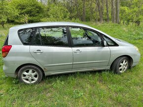 Toyota Corolla Verso - 5