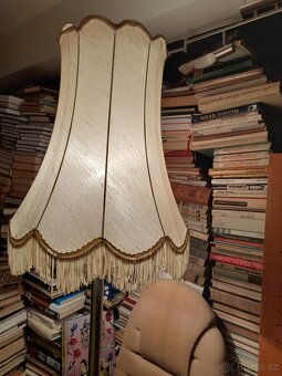 Prodám starou velkou podlahovou lampu chromovaná noha dole - 5