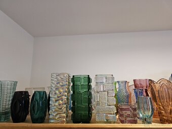 Sbírám STARÉ VÁZY, FIGURKY, SOŠKY, HUTNÍ SKLO, PORCELÁN - 5