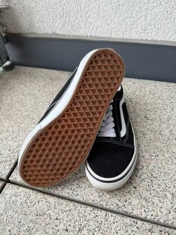 Unisex Vans Old Skool boty 40,5 - 5