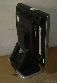 LCD monitor HP 17 palců, DVI, repro, otočný stojan - 5