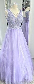 NOVÉ TŘPYTIVÉ plesové šaty KRAJKOVÉ - 5