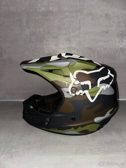 TOP Motokrosová helma FOX V1 (CAMO) - 5