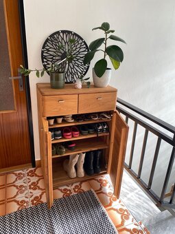 Předsíň z masivu - 5