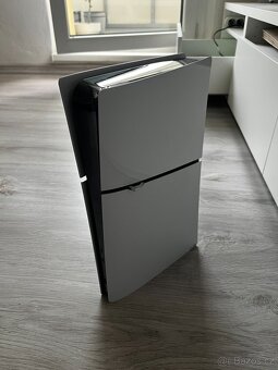 PS5 Slim,nabíjecí stanice,druhý ovladač + KCD2 a další hry - 5
