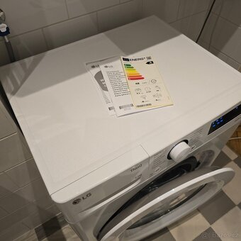 Úzká parní pračka LG 8,5 kg 1200 ot. Direct Drive A - 5