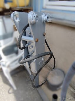 Bouraci kladivo na bagr 1900-4000kg. - 5