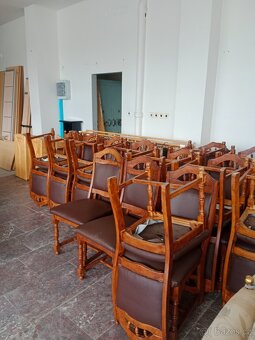 28 židlí - 5