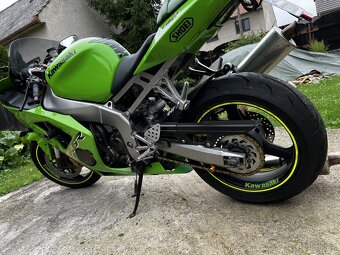 Kawasaki ZX6R - 5