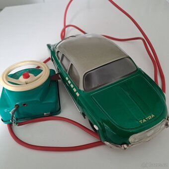 retro TATRA 603 z r. 1967, hračka - 5