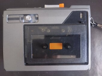 6 kusů - kazeťák, 2x walkmen, 3 rádia - 5