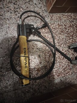 Hydraulický válec - 5