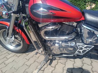 Suzuki VZ800 Marauder - 5