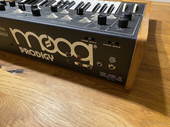Analogový syntezátor Moog Prodigy - 5