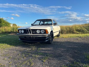 BMW 320 e21 - 5