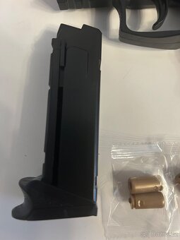 Nová dětská pistol.(plastová na gumové projektily) - 5