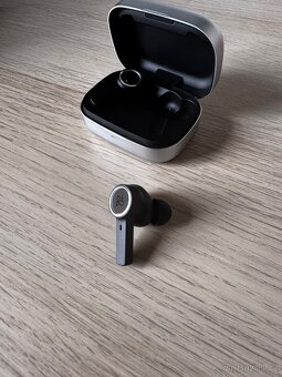 Bang & Olufsen Beoplay E11 - 5
