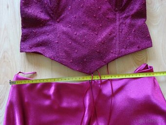 Vínové plesové šaty (sukně plus korzet) - 5