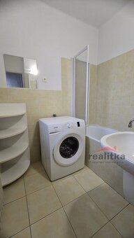 Prodej velkého bytu 3+1, 73m2, s balkónem, zahradou a parkov - 5