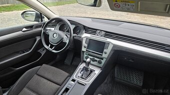 VW Passat 2.0tdi B8 DSG Navigace Černá - 5