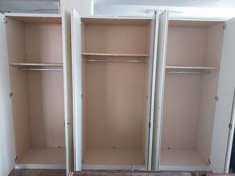 Velká bílá šatní skříň - 5