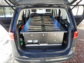 Obytná vestavba VW TOURAN - 5