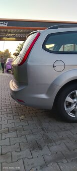 Ford Fokus 2009 rok - 5