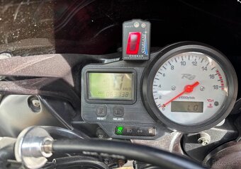 Yamaha YZF R6 2002 - 5