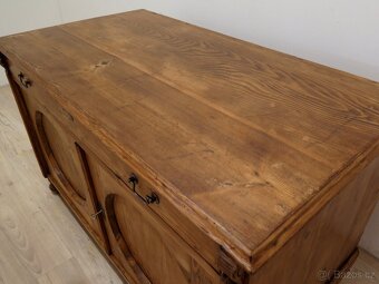 Stará stylová komoda - originál po renovaci - 5