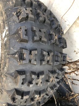 Ráfky zadní 4x110 pneu SUNF 22x10-10 rok staré - 5