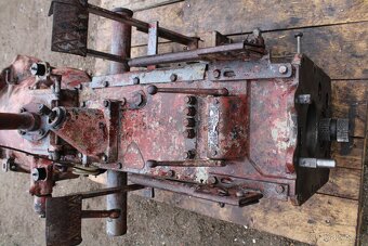 Zetor 6911 převodovka - 5