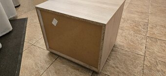 Prodam postel s nocnimi stolky 180 x 200 cm - 5