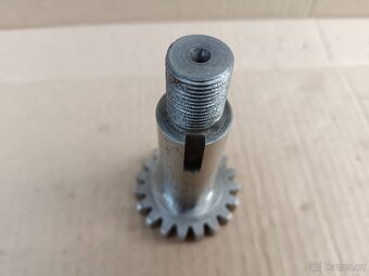 ozubený hřídel převodovky jawa 250 350 výstupní hřídel - 5