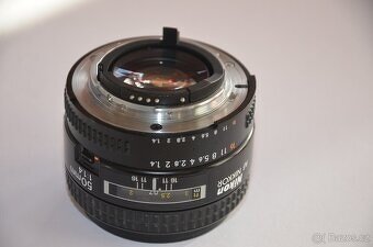 Nikon D7000+18-105 + 50mm 1.4 + 24mm 2.8 - 5