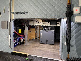 Obytný Volkswagen VW Crafter zimní - 5