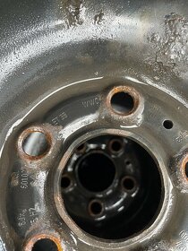 Plech disky 5x100 včetně zimních pneu 185/60 R15 - 5