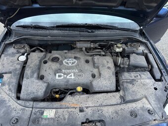 Toyota Avensis 2.0 D-4D 85 KW (2005) - 5