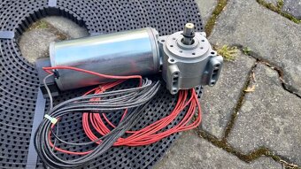Elektromotor Dunkermotoren s příslušenstvím - 5