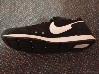ORIGINÁLNÍ BOTY NIKE VENTURE RUNNER 44,5 - 5
