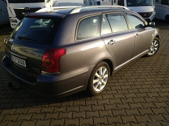 Toyota Avensis T25  2.2 d cat - 5