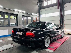 BMW Rad 7 740 i E38, Alcantara + originál fabrický M- Paket - 5