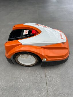 STIHL Robotická sekačka RMI 422 - 5