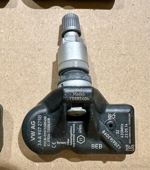 TPMS snímač tlaku v pneumatikách VW 3AA907275B - 5
