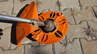 Prodám Křovinořez Stihl FS 235 1 rok starý v záruce - 5